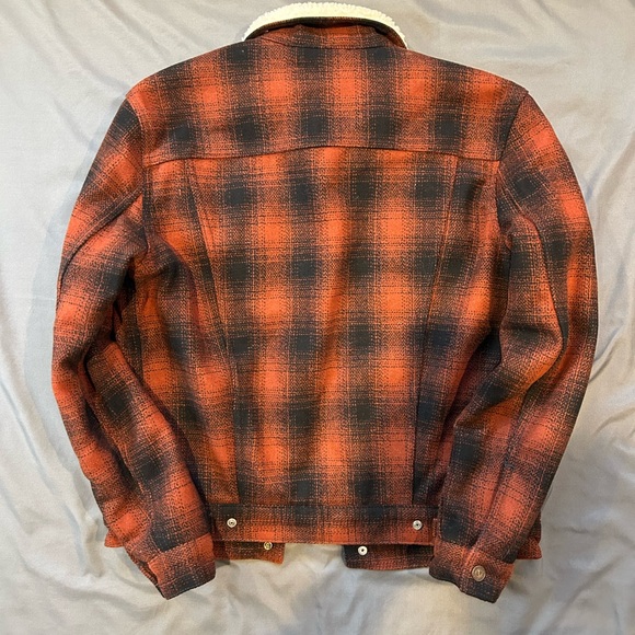 Levi's Plaid Sherpa Trucker Jacket (LIKE NEW) - Picture 7 of 7